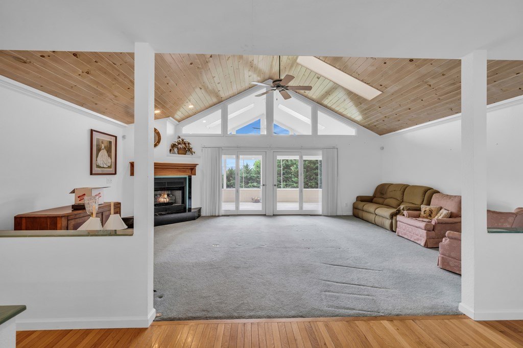 Hayesville, North Carolina, 28904, United States, 3 Bedrooms Bedrooms, ,4 BathroomsBathrooms,Residential,For Sale,1934980