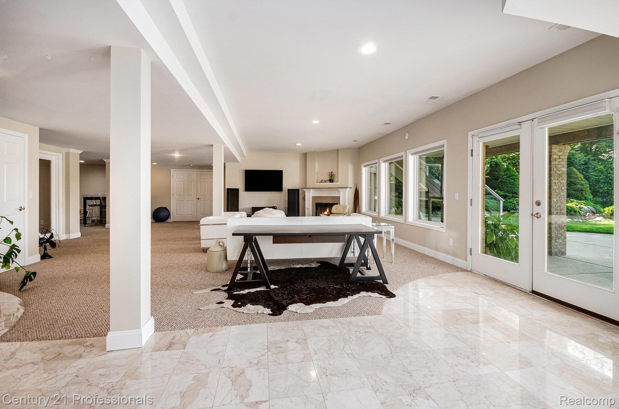 WhiteLake, Michigan, 48386, United States, 4 Bedrooms Bedrooms, ,4 BathroomsBathrooms,Residential,For Sale,1895235