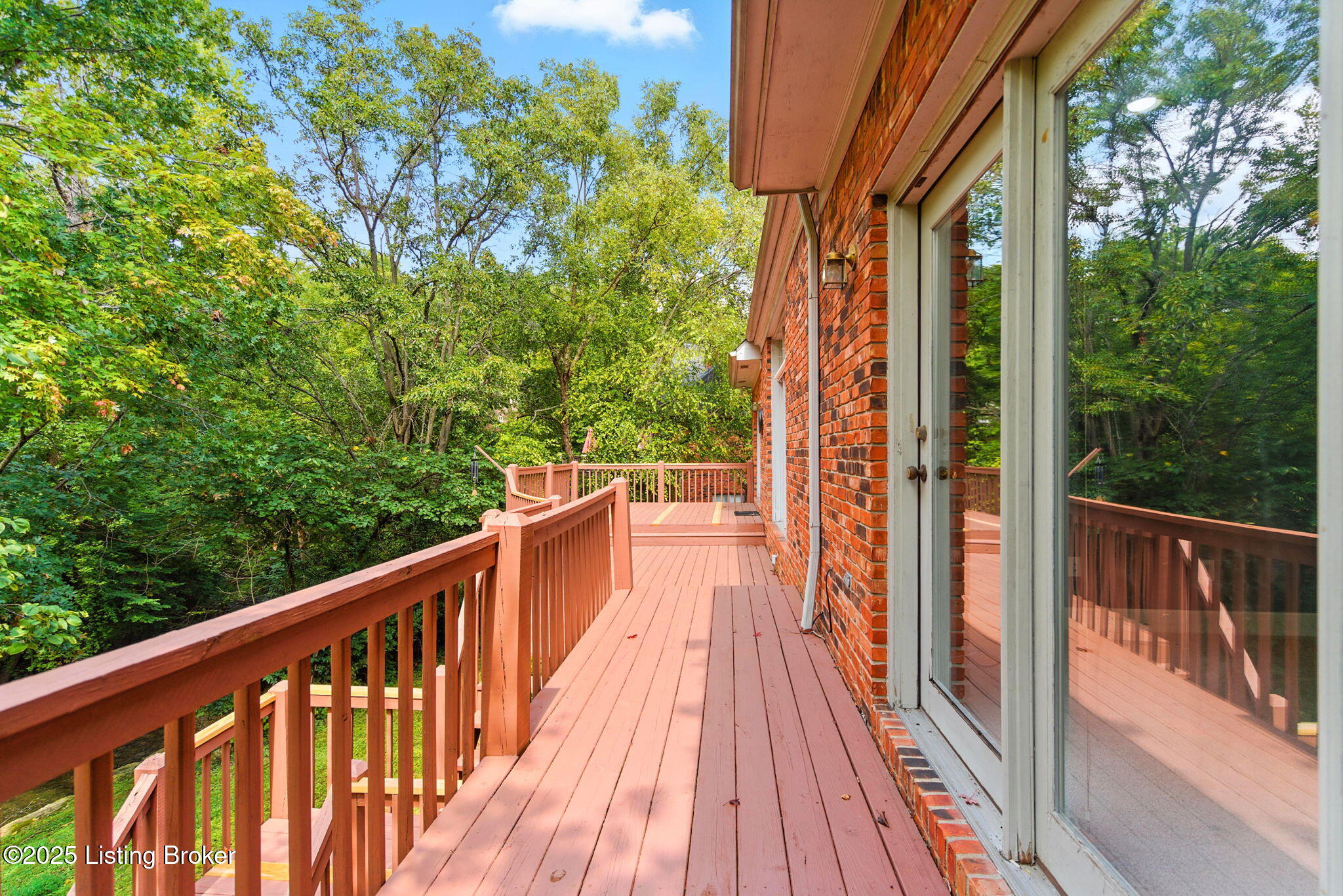 Prospect, Kentucky, 40059, United States, 4 Bedrooms Bedrooms, ,4 BathroomsBathrooms,Residential,For Sale,1941807