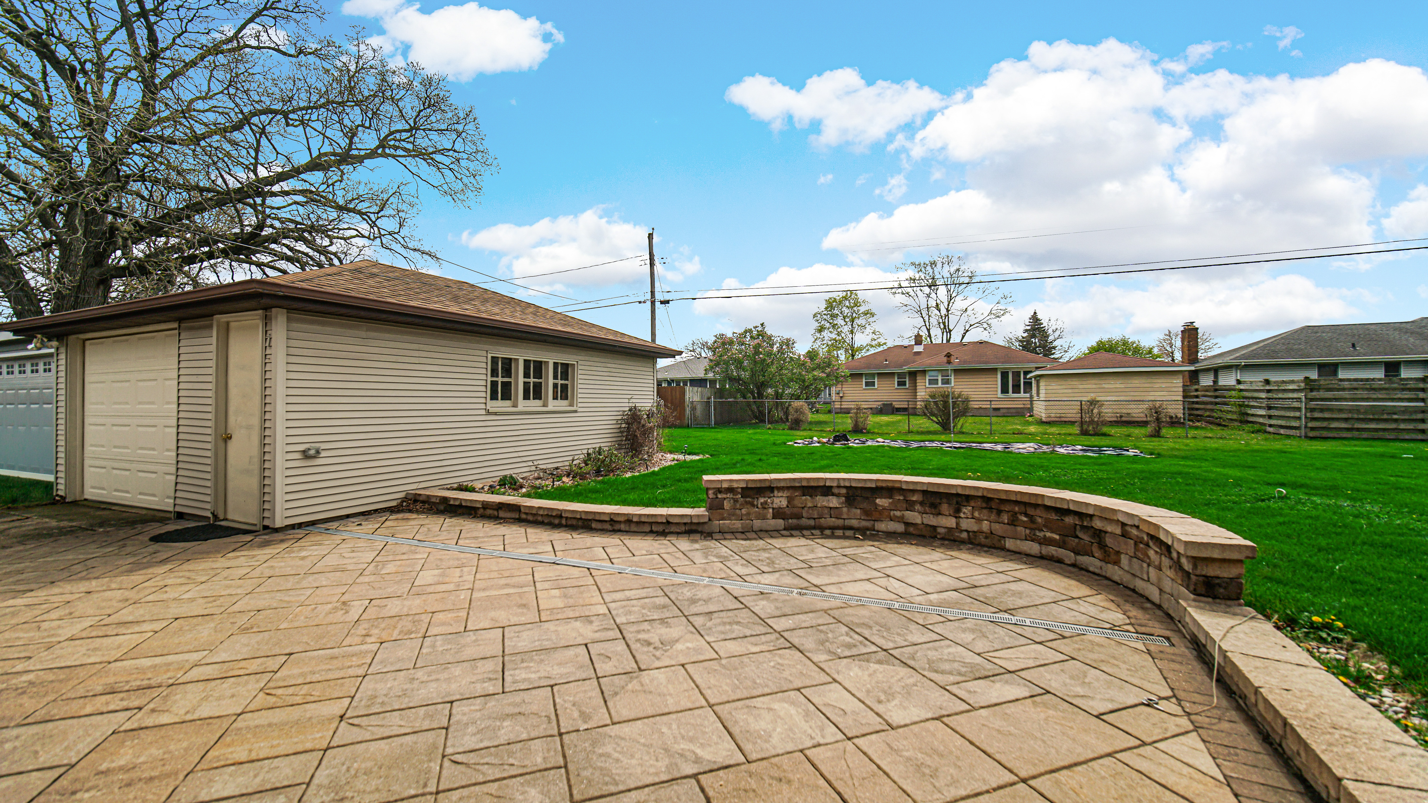  Meticulously Maintained Brick Ranch in Desirable Highland Location - 物件實景