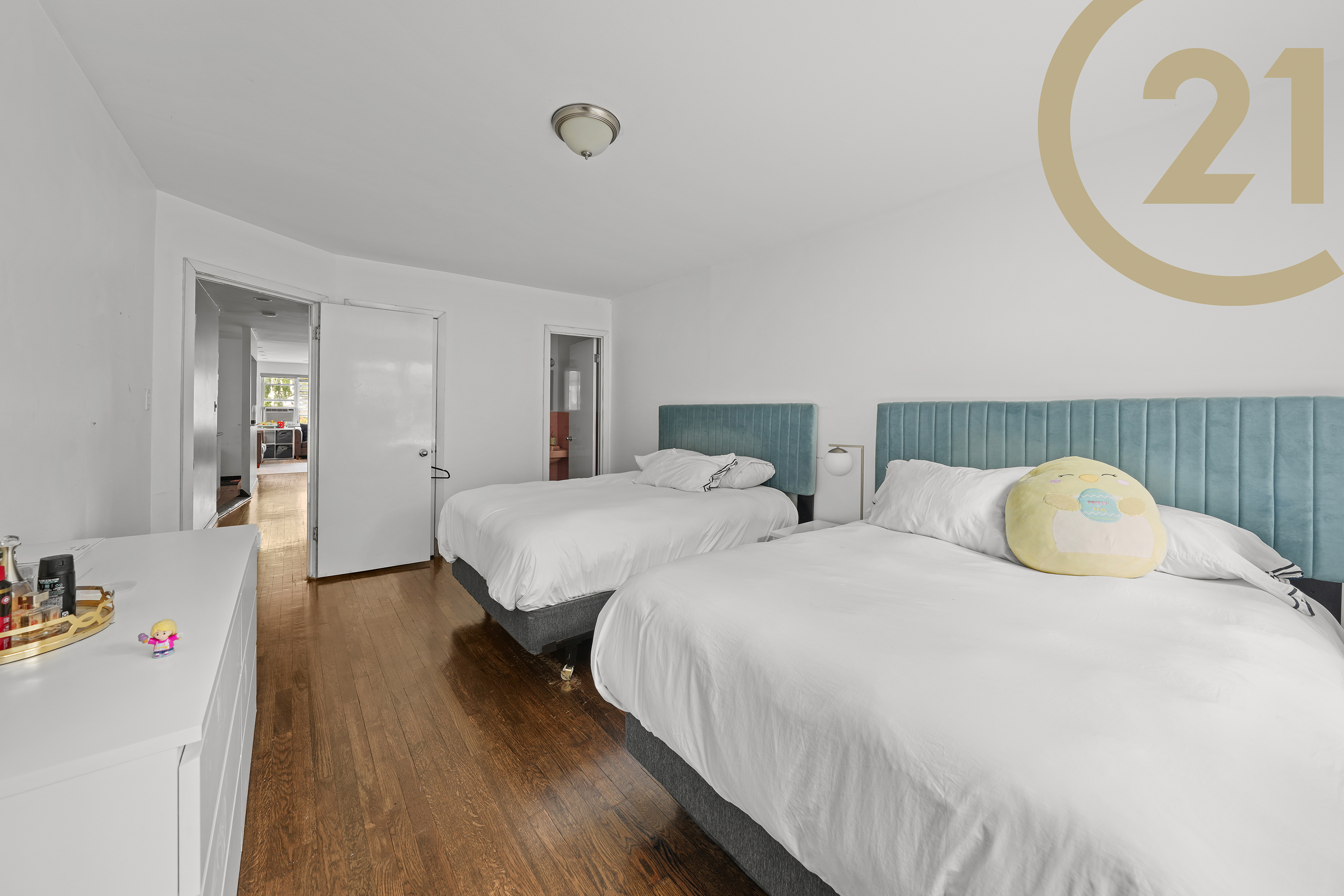 Brooklyn, New York, 11230, United States, 8 Bedrooms Bedrooms, ,6 BathroomsBathrooms,Residential,For Sale,1982409