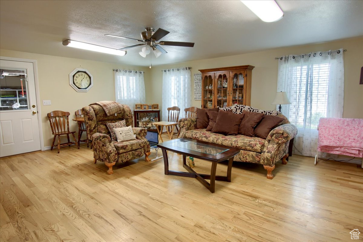 West Valley City, Utah, 84128, United States, 5 Bedrooms Bedrooms, ,2 BathroomsBathrooms,Residential,For Sale,1868735