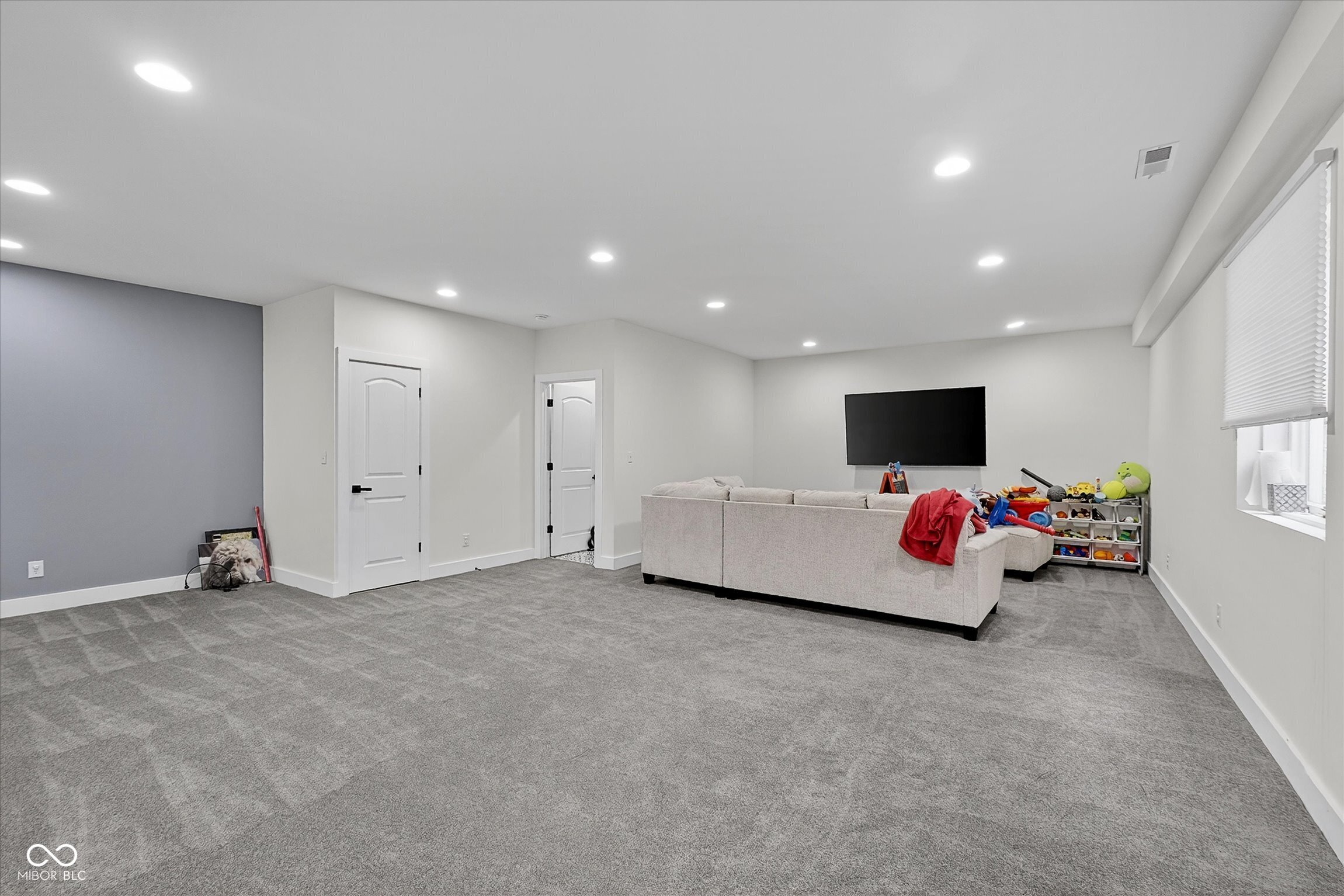 Indianapolis, Indiana, 46202, United States, 4 Bedrooms Bedrooms, ,5 BathroomsBathrooms,Residential,For Sale,2008591