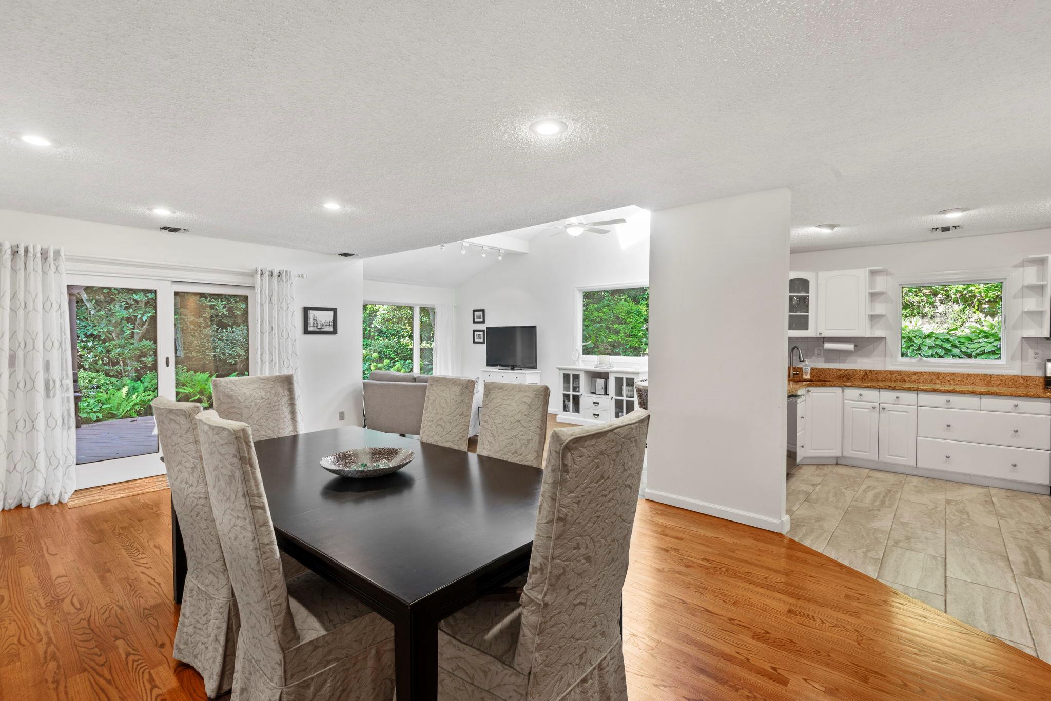 Northport, New York, 11768, United States, 2 Bedrooms Bedrooms, ,3 BathroomsBathrooms,Residential,For Sale,1900876
