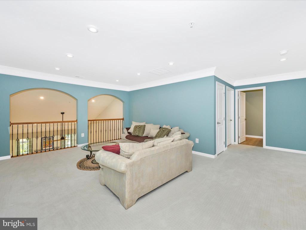 Frederick, Maryland, 21703, United States, 3 Bedrooms Bedrooms, ,3 BathroomsBathrooms,Residential,For Sale,1935549
