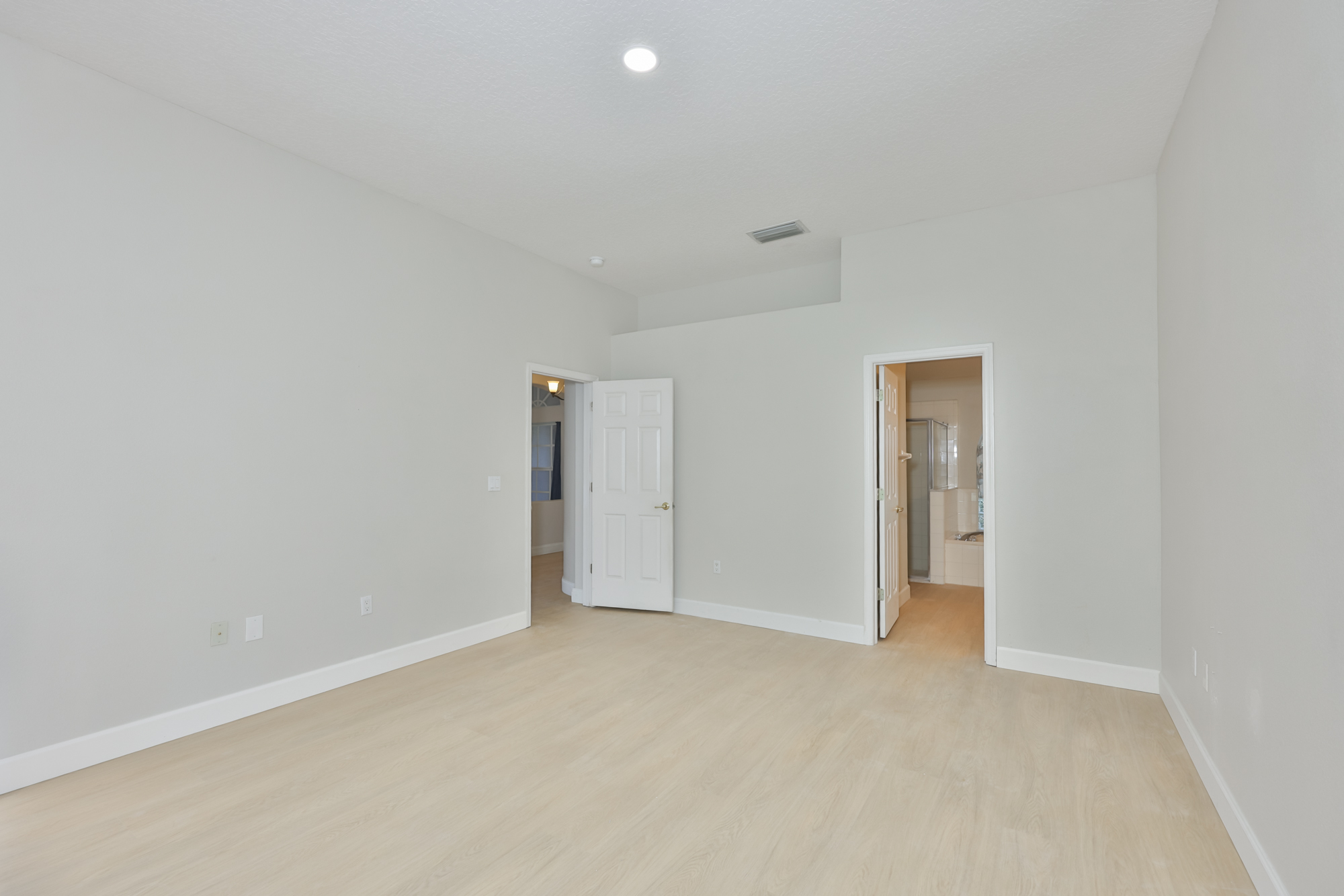 Tampa, Florida, 33647, United States, 4 Bedrooms Bedrooms, ,3 BathroomsBathrooms,Residential,For Sale,1982962