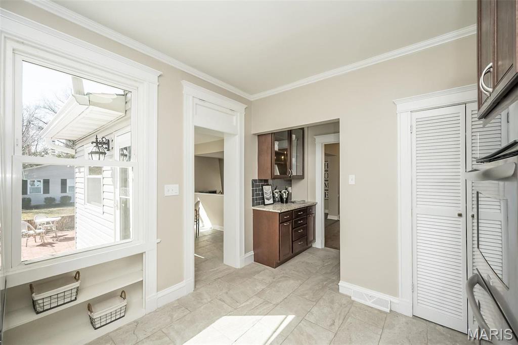 St Louis, Missouri, 63105, United States, 4 Bedrooms Bedrooms, ,4 BathroomsBathrooms,Residential,For Sale,1901233
