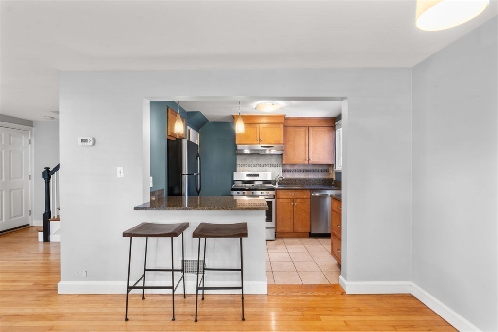 Watertown, Massachusetts, 02472, United States, 2 Bedrooms Bedrooms, ,1 BathroomBathrooms,Residential,For Sale,1947572