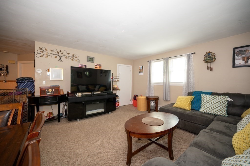 Worcester, Massachusetts, 01602, United States, 6 Bedrooms Bedrooms, ,2 BathroomsBathrooms,Residential,For Sale,1949815
