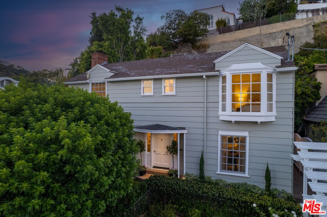 Los Angeles, California, 90046, United States, 3 Bedrooms Bedrooms, ,3 BathroomsBathrooms,Residential,For Sale,1906693