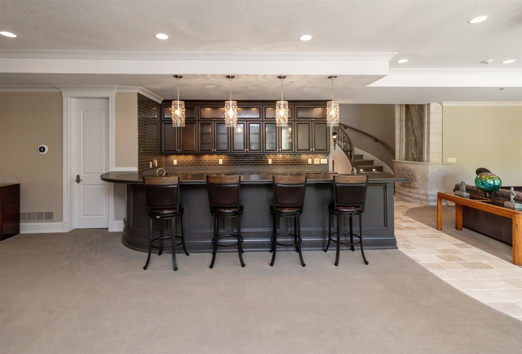 Urbandale, Iowa, 50323, United States, 4 Bedrooms Bedrooms, ,6 BathroomsBathrooms,Residential,For Sale,1980001