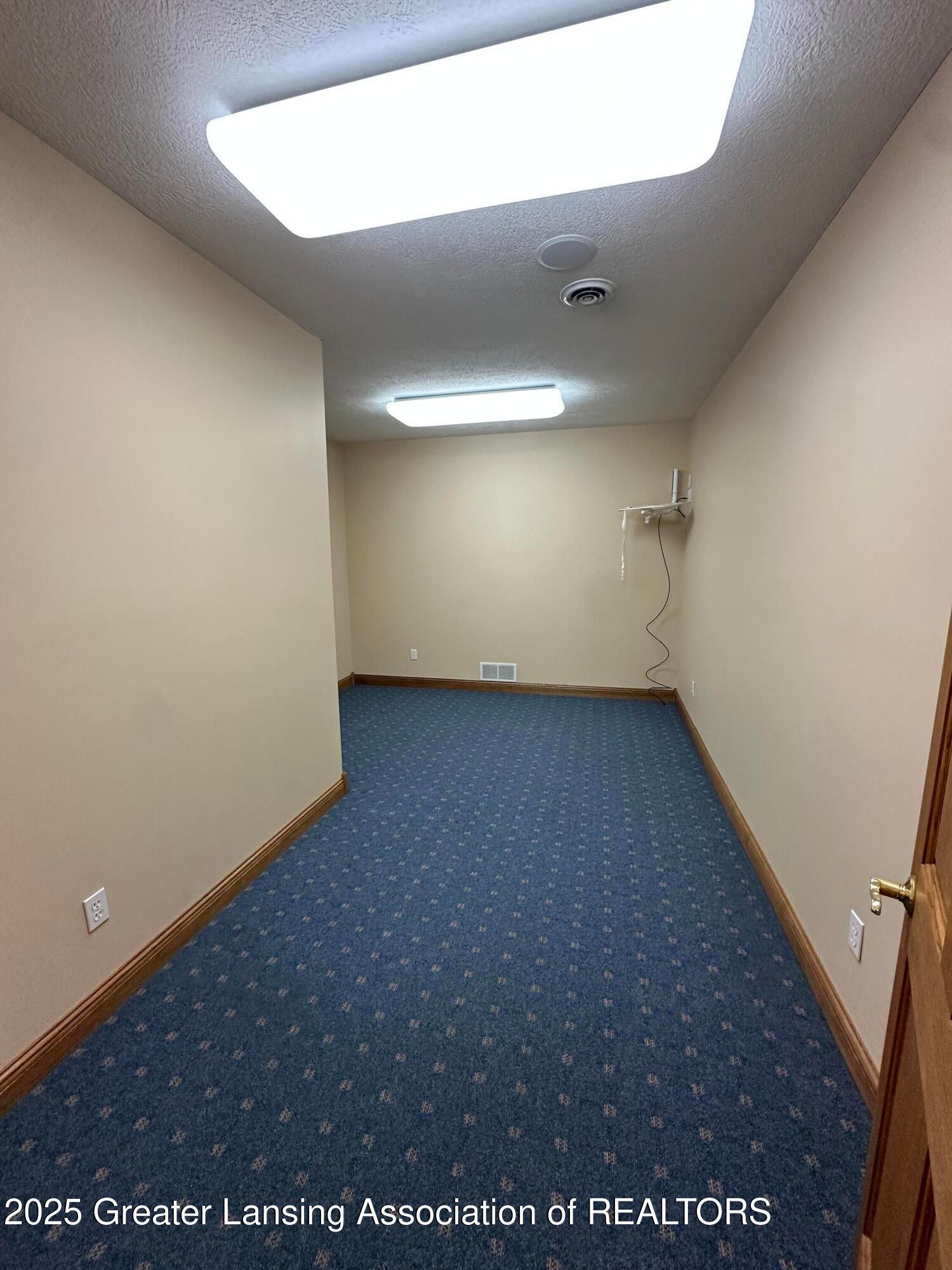 Lansing, Michigan, 48917, United States, 3 Bedrooms Bedrooms, ,4 BathroomsBathrooms,Residential,For Sale,1995579