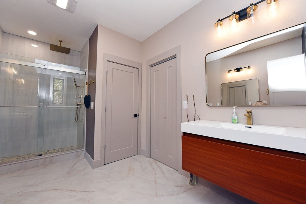 Young Harris, Georgia, 30582, United States, 3 Bedrooms Bedrooms, ,2 BathroomsBathrooms,Residential,For Sale,1859121