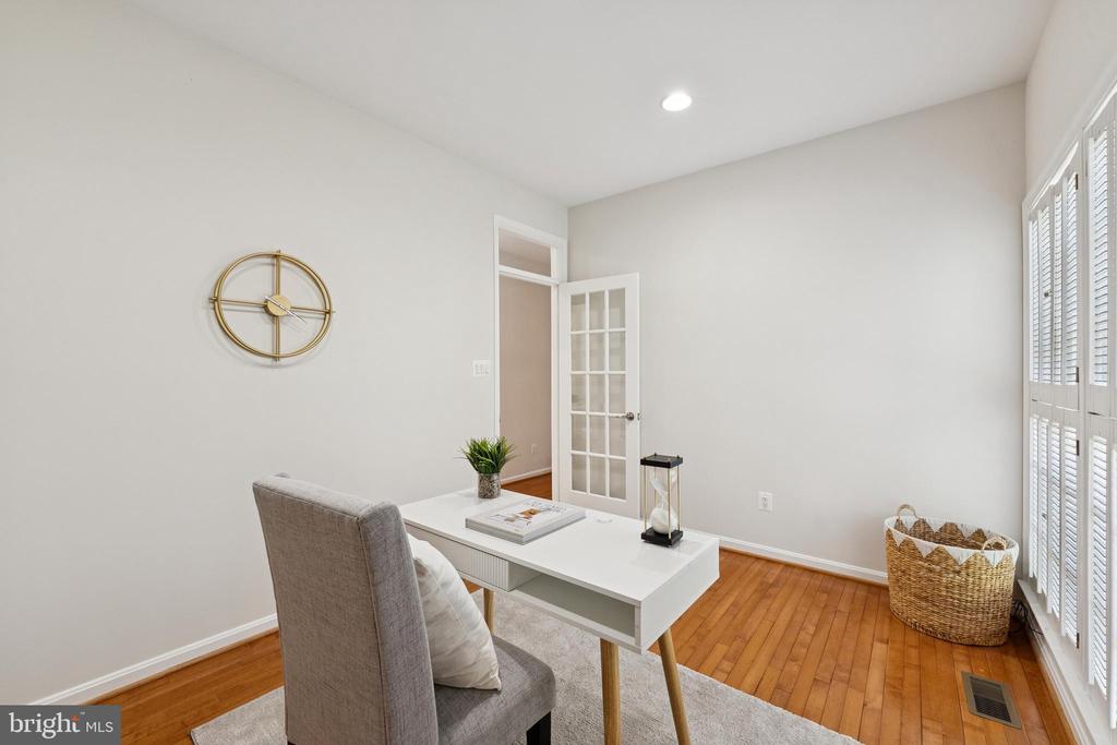 Fairfax Station, Virginia, 22039, United States, 5 Bedrooms Bedrooms, ,4 BathroomsBathrooms,Residential,For Sale,1887245