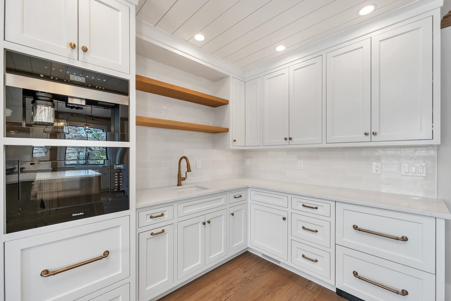 Gilford, New Hampshire, 03249, United States, 5 Bedrooms Bedrooms, ,6 BathroomsBathrooms,Residential,For Sale,1794777