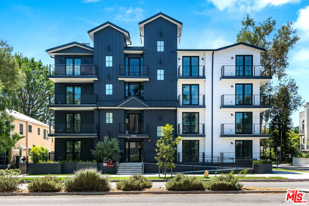Toluca Lake, California, 91602, United States, 3 Bedrooms Bedrooms, ,3 BathroomsBathrooms,Residential,For Sale,1836680