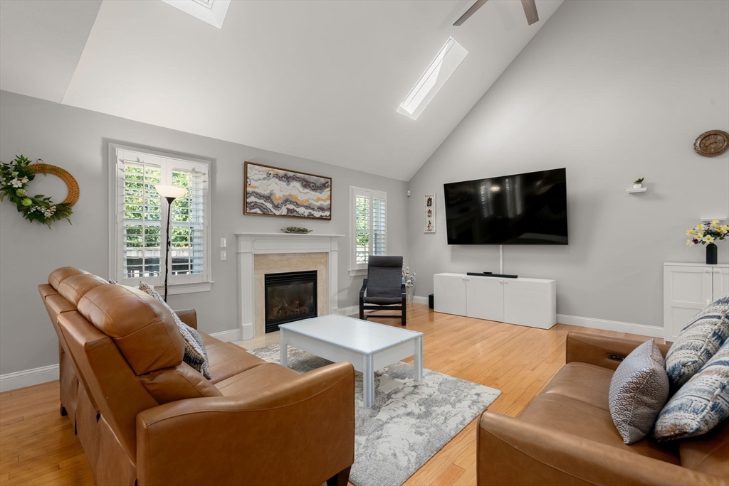 Ludlow, Massachusetts, 01056, United States, 3 Bedrooms Bedrooms, ,3 BathroomsBathrooms,Residential,For Sale,1942127
