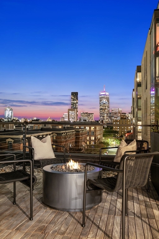 Boston, Massachusetts, 02118, United States, 2 Bedrooms Bedrooms, ,2 BathroomsBathrooms,Residential,For Sale,1988365