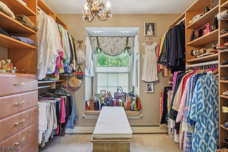 Bernards Twp., New Jersey, 07920, United States, 3 Bedrooms Bedrooms, ,4 BathroomsBathrooms,Residential,For Sale,1875142