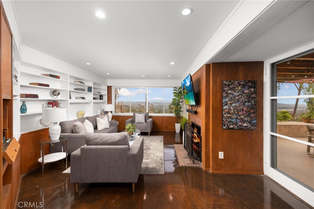 Sierra Madre, California, 91024, United States, 5 Bedrooms Bedrooms, ,2 BathroomsBathrooms,Residential,For Sale,1777104