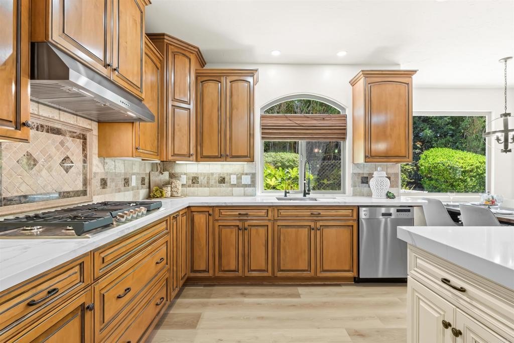 Chula Vista, California, 91910, United States, 5 Bedrooms Bedrooms, ,6 BathroomsBathrooms,Residential,For Sale,1996956