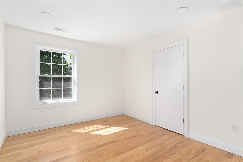 Attleboro, Massachusetts, 02703, United States, 3 Bedrooms Bedrooms, ,3 BathroomsBathrooms,Residential,For Sale,1908600