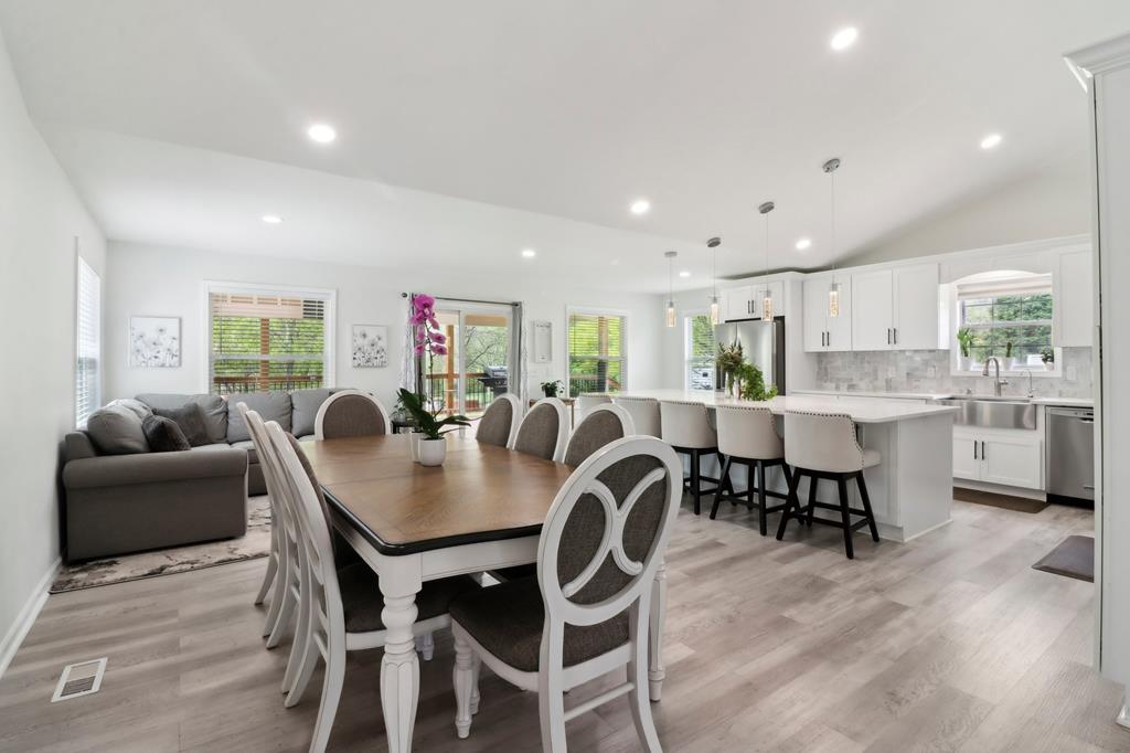 Woodstock, Georgia, 30188, United States, 5 Bedrooms Bedrooms, ,3 BathroomsBathrooms,Residential,For Sale,1979704