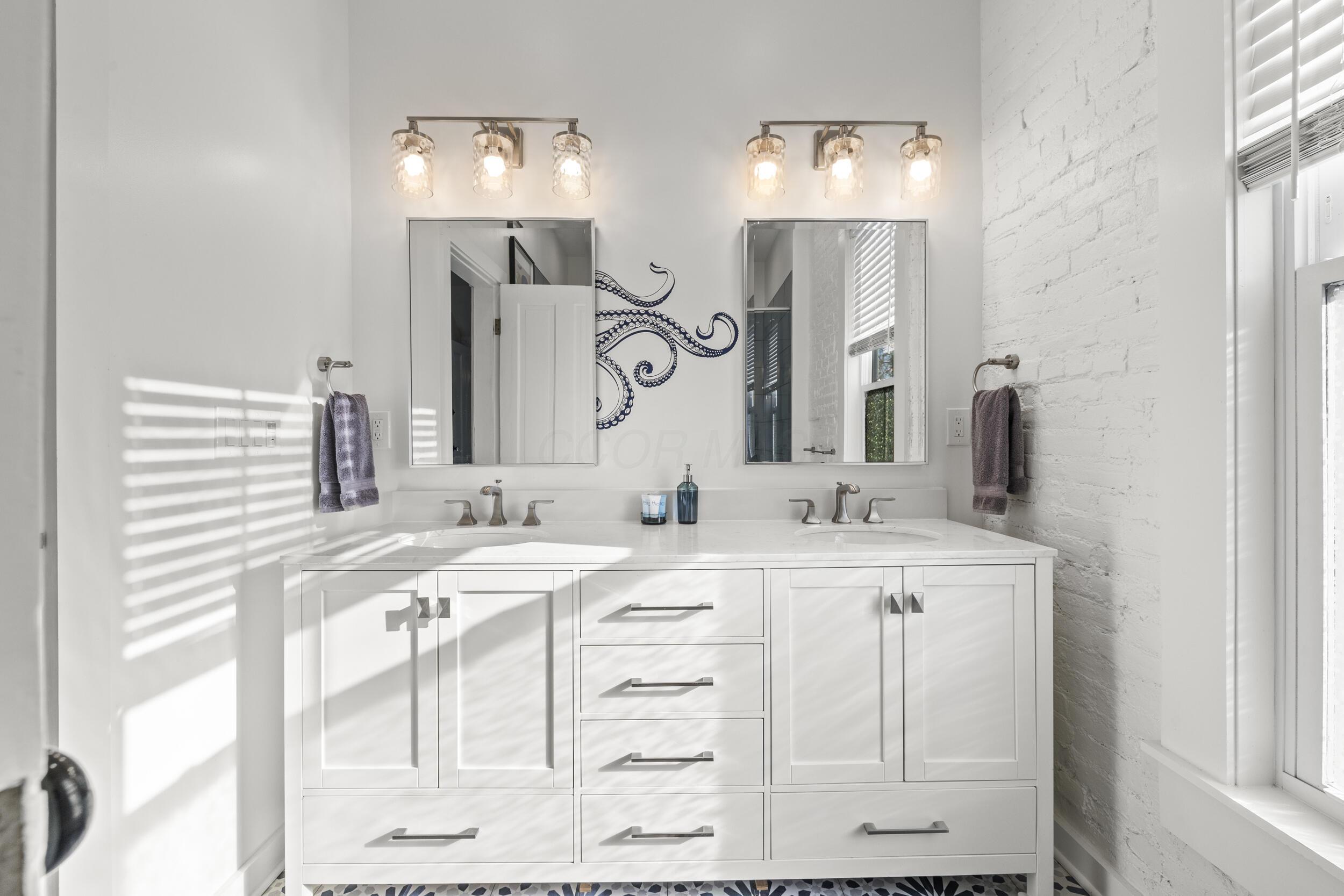 Columbus, Ohio, 43205, United States, 4 Bedrooms Bedrooms, ,4 BathroomsBathrooms,Residential,For Sale,2000888