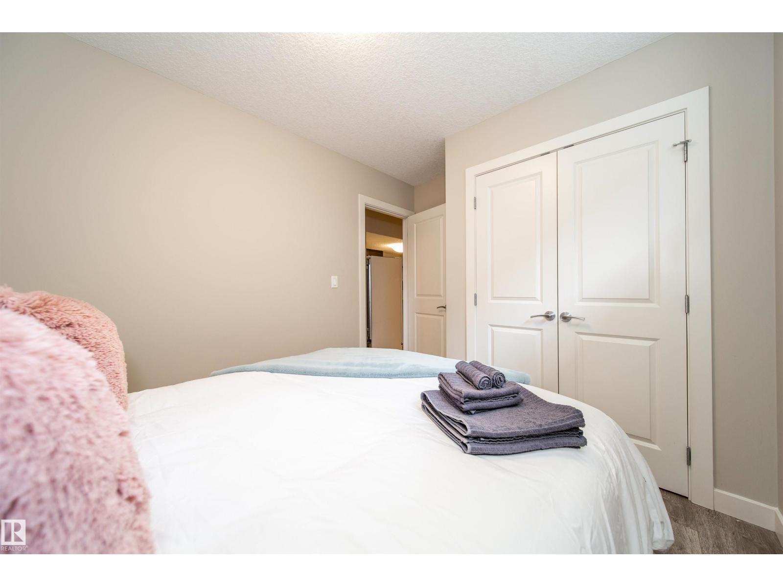 EDMONTON, Alberta, T5R 1N1, CA, 5 Bedrooms Bedrooms, ,3 BathroomsBathrooms,Residential,For Sale,1913571
