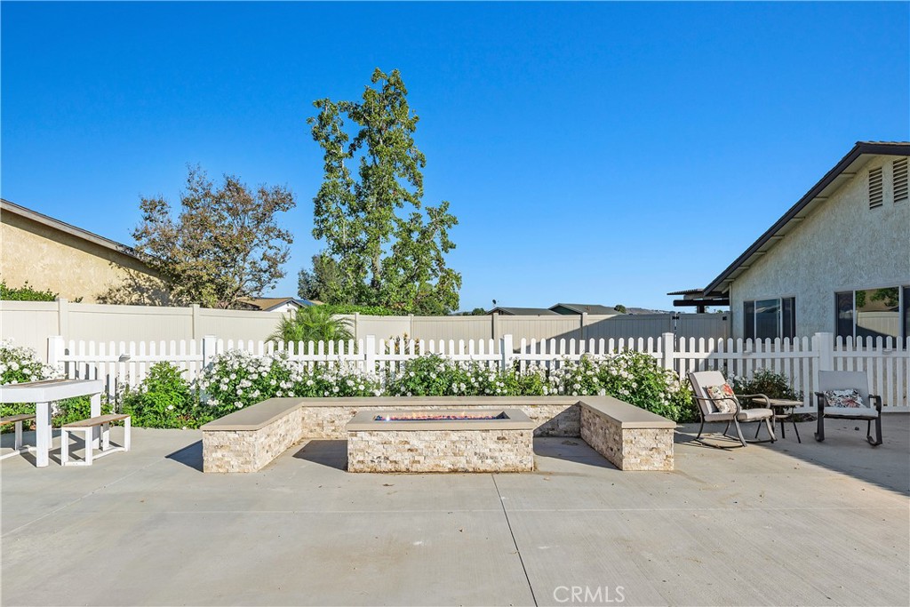 Jurupa Valley, California, 92509, United States, 4 Bedrooms Bedrooms, ,2 BathroomsBathrooms,Residential,For Sale,1987819