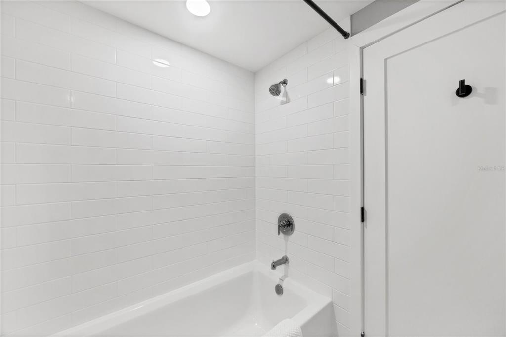 Sarasota, Florida, 34236, United States, 2 Bedrooms Bedrooms, ,2 BathroomsBathrooms,Residential,For Sale,1960747