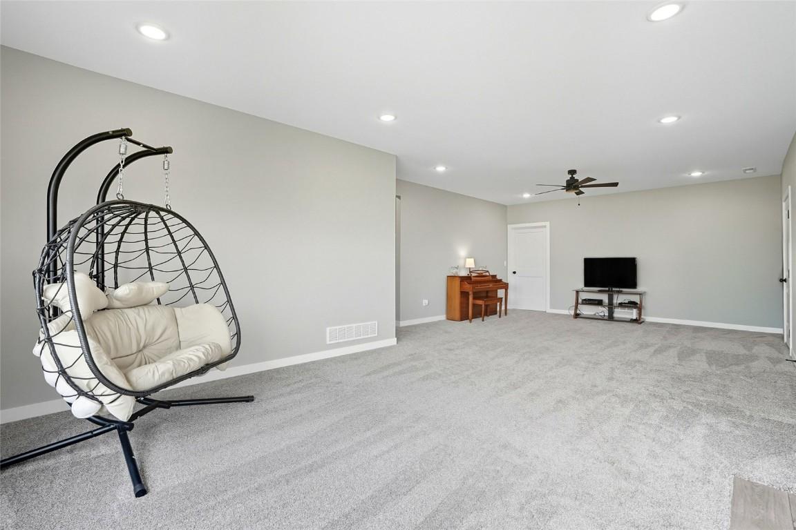 Solon, Iowa, 52333, United States, 4 Bedrooms Bedrooms, ,3 BathroomsBathrooms,Residential,For Sale,1975943