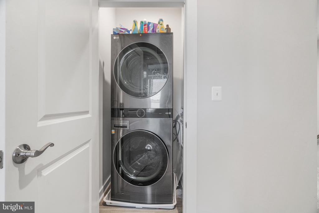 Rockville, Maryland, 20855, United States, 3 Bedrooms Bedrooms, ,3 BathroomsBathrooms,Residential,For Sale,1929038