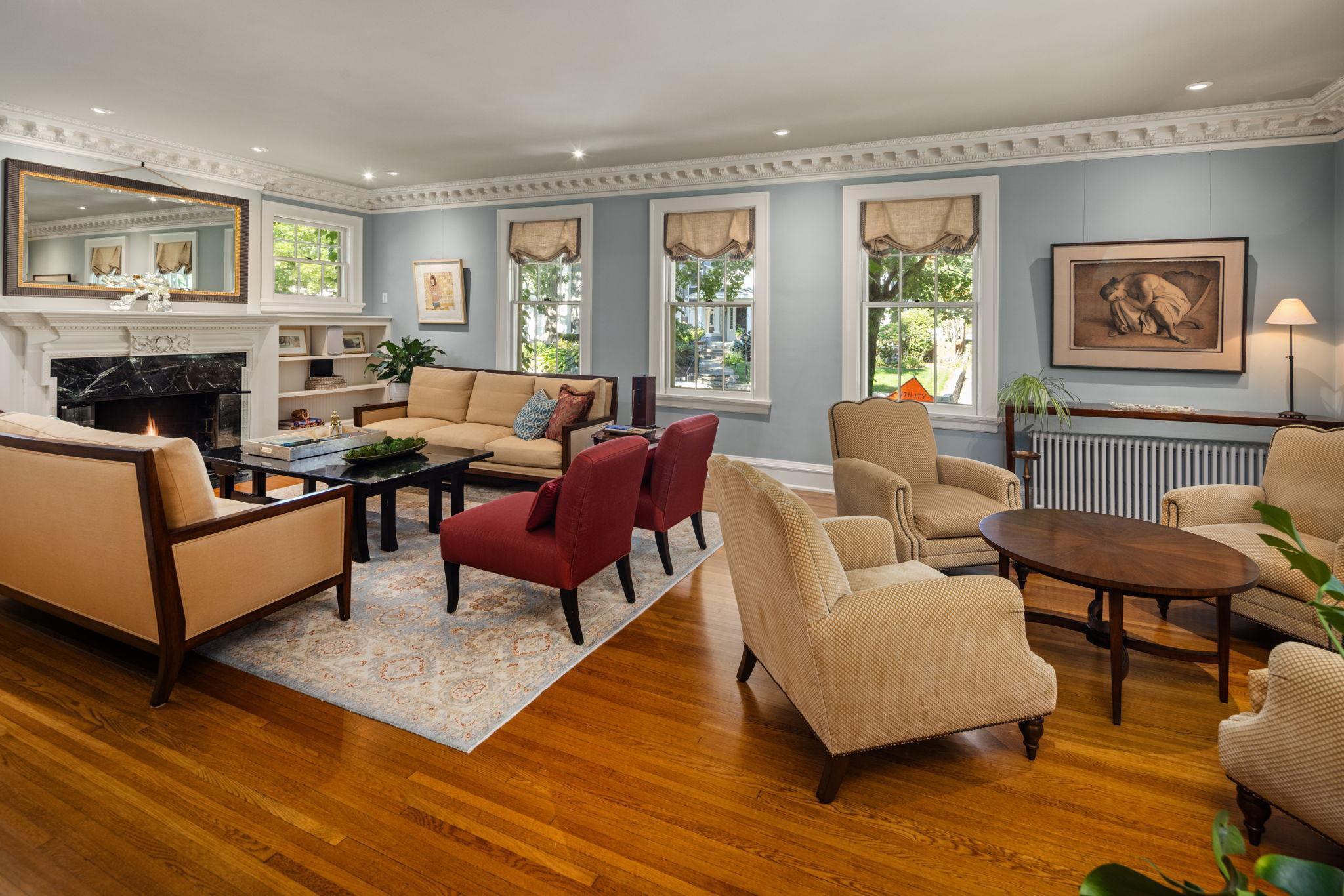 Minneapolis, Minnesota, 55405, United States, 5 Bedrooms Bedrooms, ,3 BathroomsBathrooms,Residential,For Sale,2000918