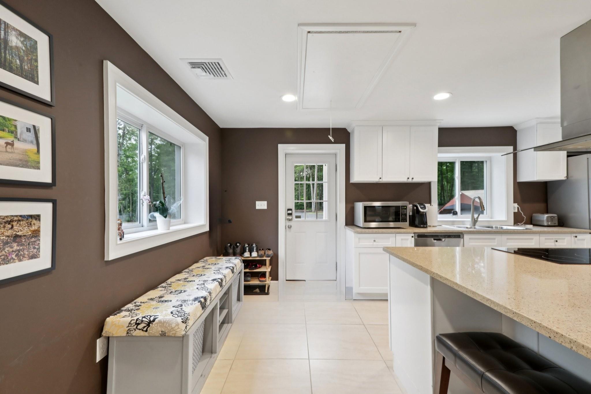 New City, New York, 10956, United States, 2 Bedrooms Bedrooms, ,3 BathroomsBathrooms,Residential,For Sale,1928184