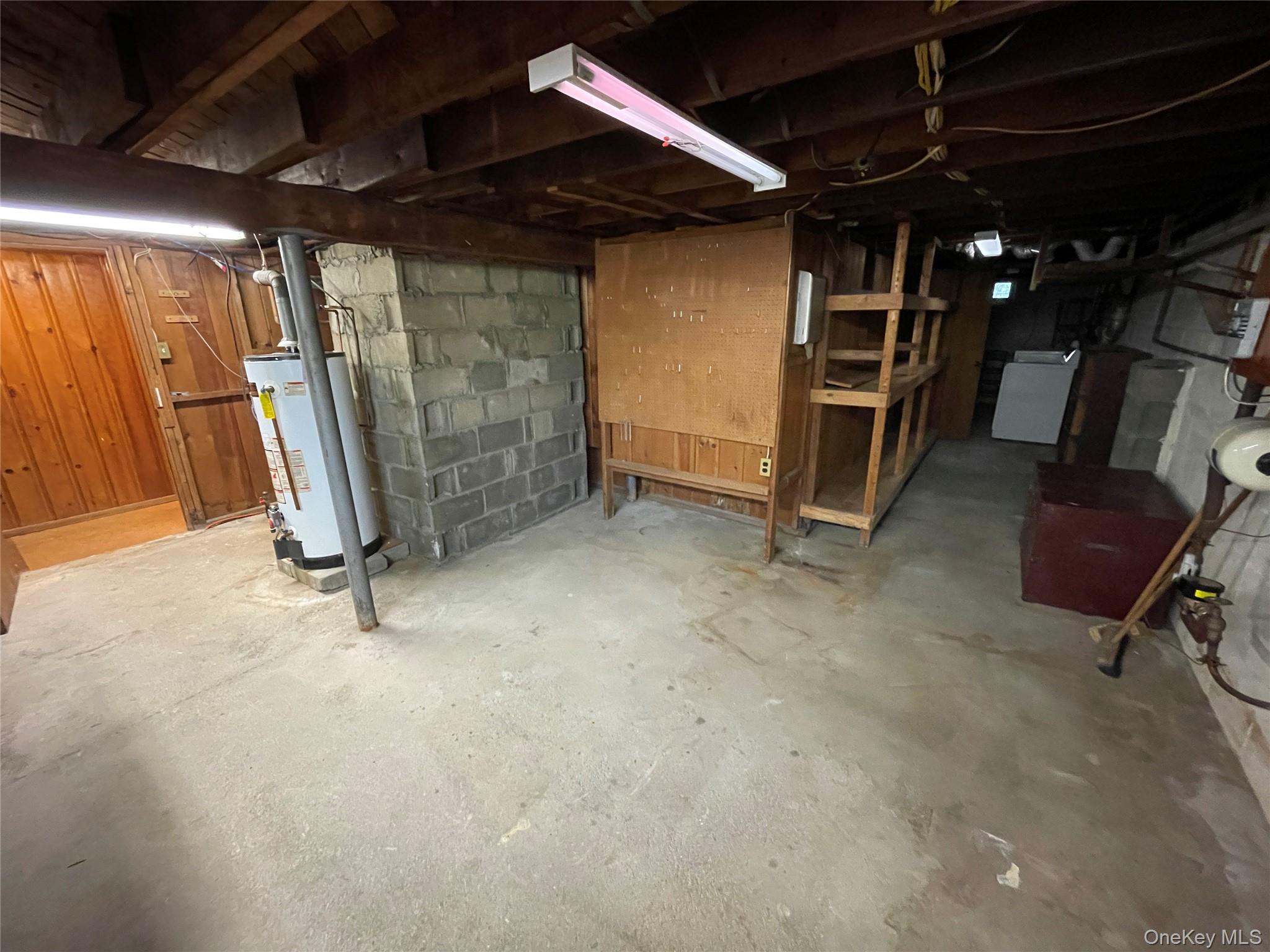 North Babylon, New York, 11703, United States, 3 Bedrooms Bedrooms, ,1 BathroomBathrooms,Residential,For Sale,1990233