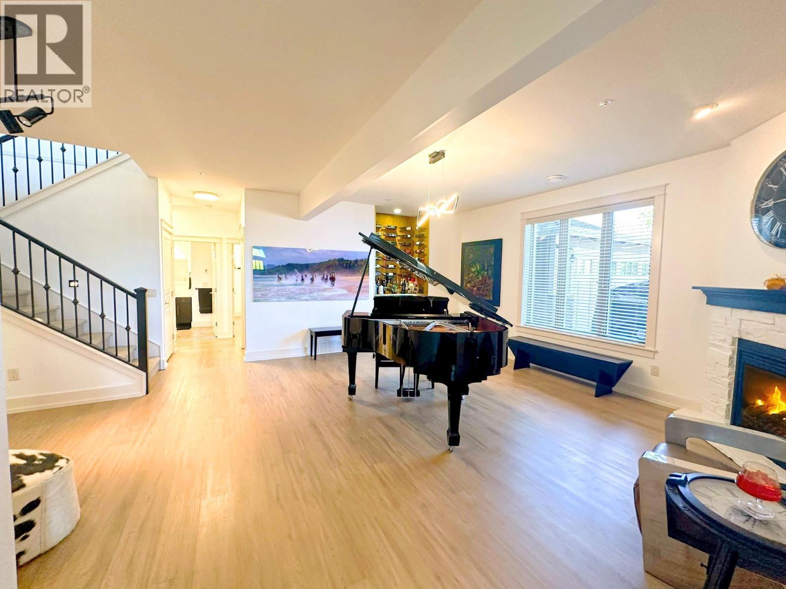 VERNON, British Columbia, V1H 1Y5, CA, 4 Bedrooms Bedrooms, ,2 BathroomsBathrooms,Residential,For Sale,1948063