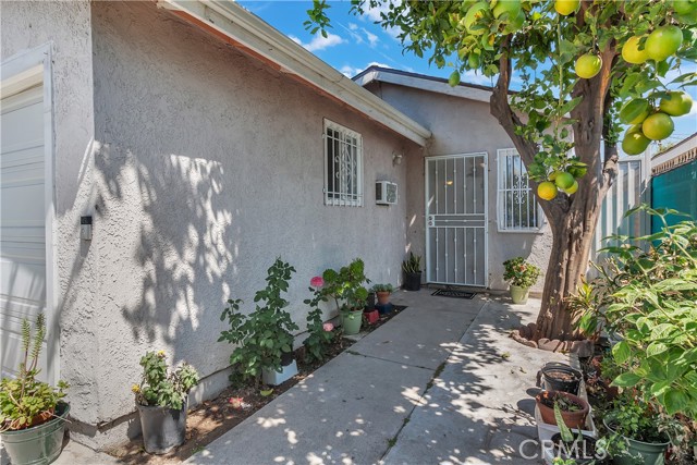 Los Angeles, California, 90059, United States, 3 Bedrooms Bedrooms, ,2 BathroomsBathrooms,Residential,For Sale,1916036
