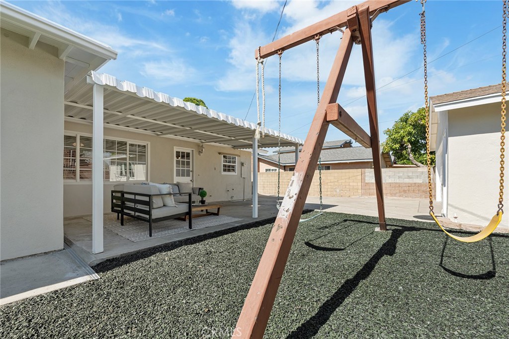 Buena Park, California, 90620, United States, 4 Bedrooms Bedrooms, ,2 BathroomsBathrooms,Residential,For Sale,1987993