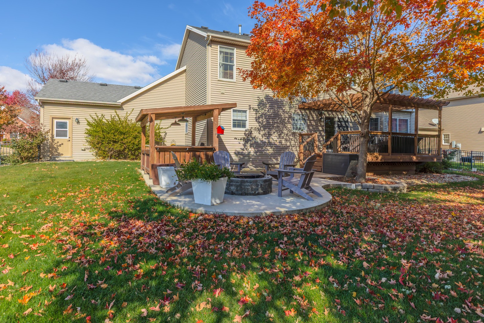 Bloomington, Illinois, 61704, United States, 4 Bedrooms Bedrooms, ,4 BathroomsBathrooms,Residential,For Sale,1996227