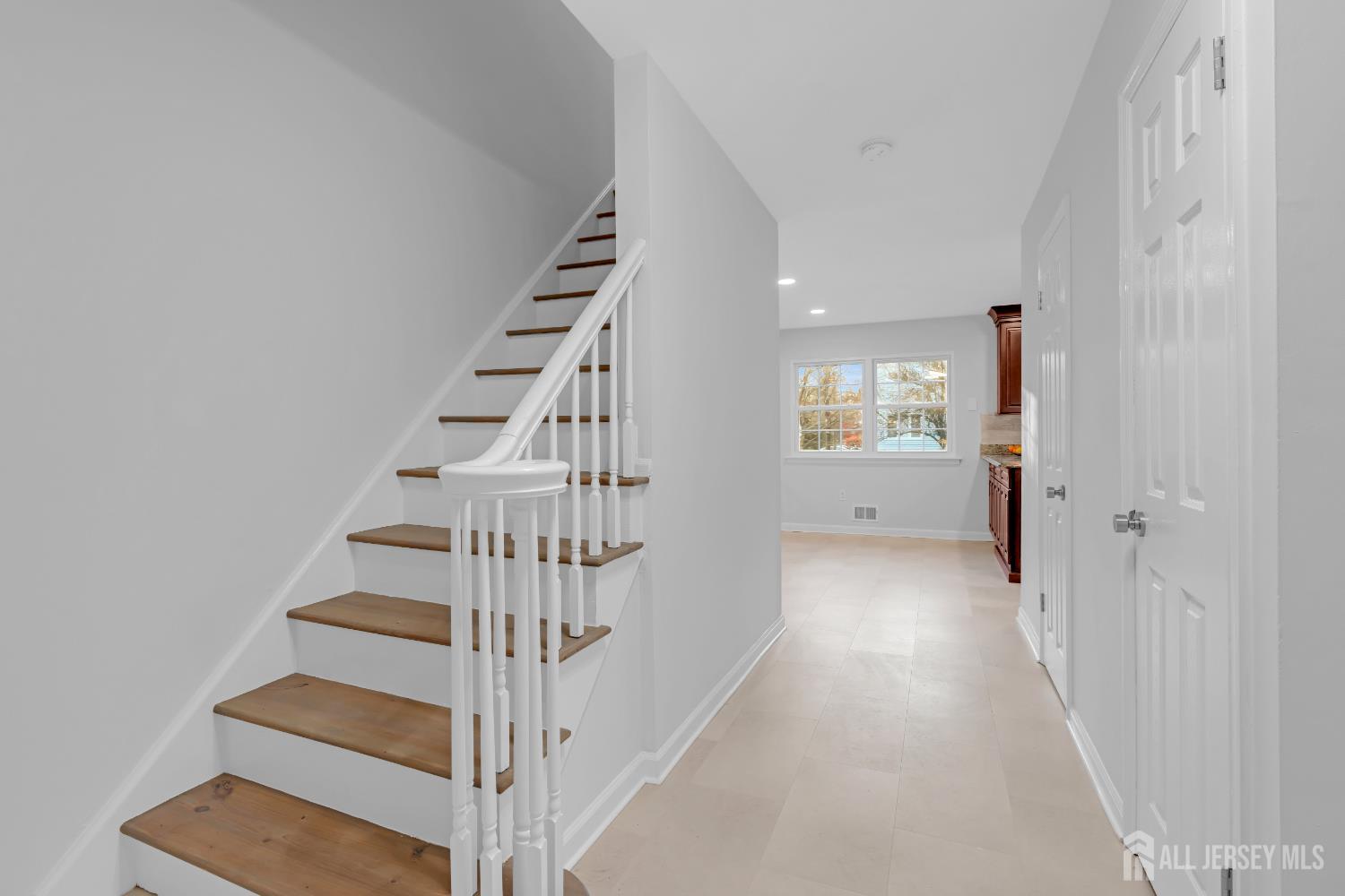 East Brunswick, New Jersey, 08816, United States, 3 Bedrooms Bedrooms, ,3 BathroomsBathrooms,Residential,For Sale,2001983