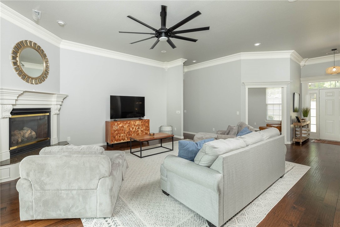 Bella Vista, Arkansas, 72714, United States, 4 Bedrooms Bedrooms, ,4 BathroomsBathrooms,Residential,For Sale,1918592