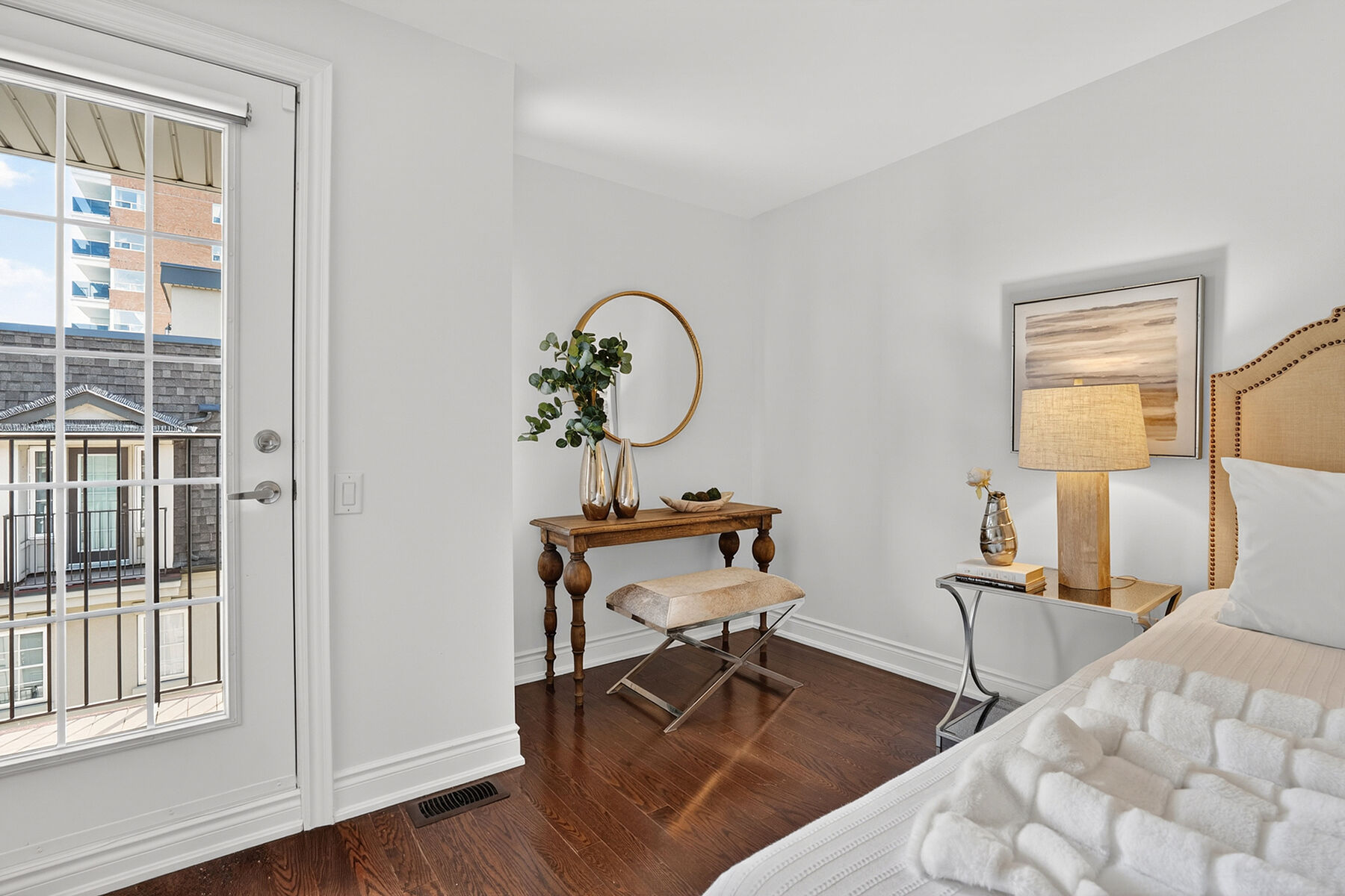  Rare Forest Hill Townhome - 物件實景