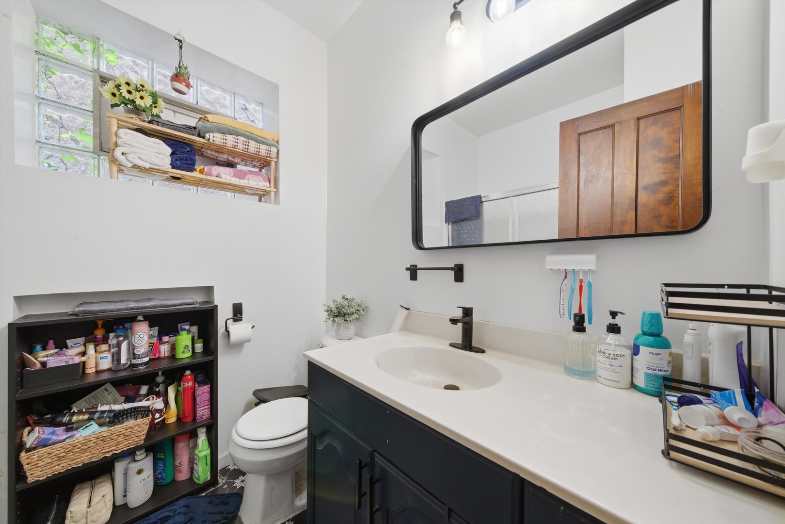 Chicago, Illinois, 60659, United States, 9 Bedrooms Bedrooms, ,Residential,For Sale,2040474