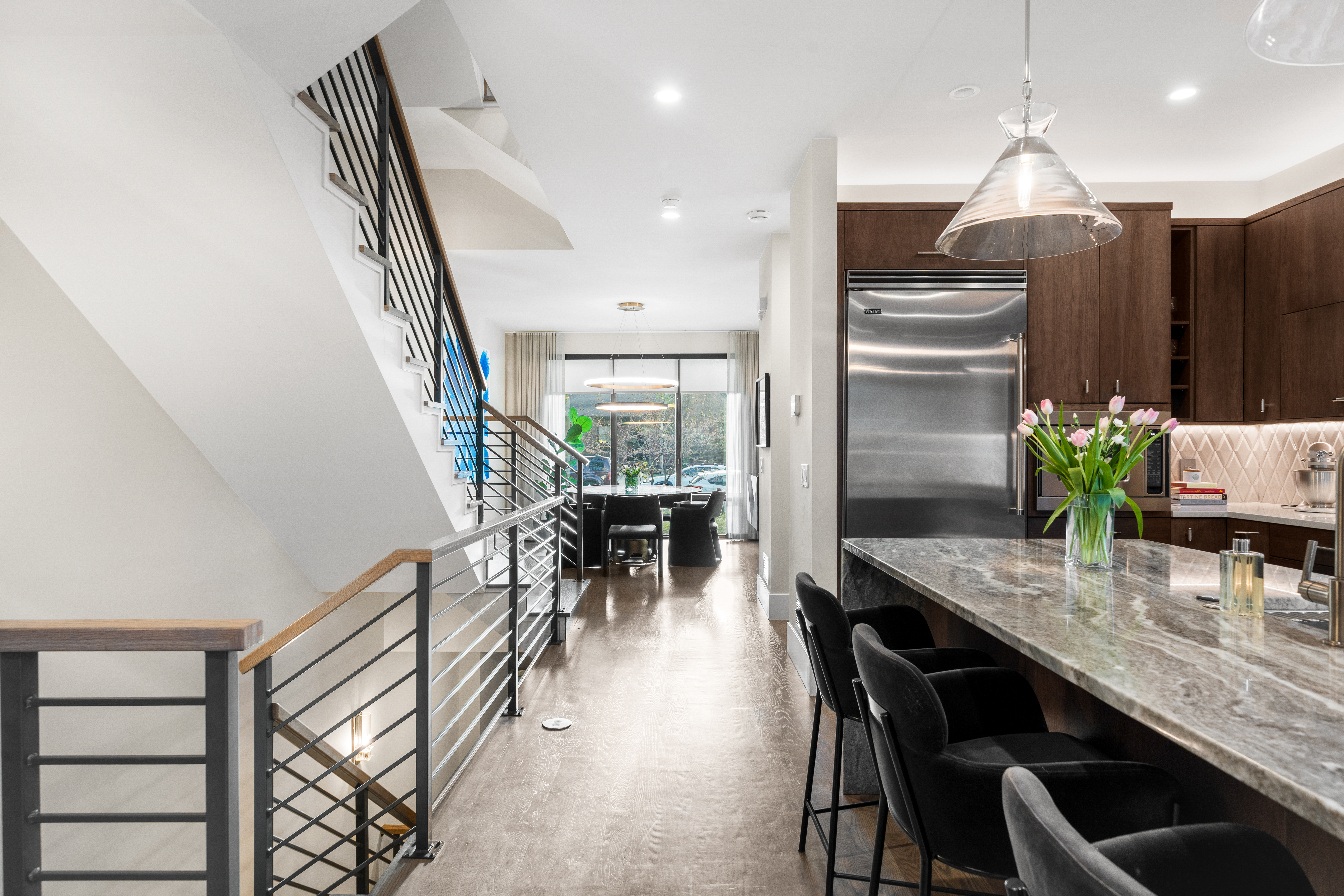  Exceptional Modern 4-Bedroom, 5-Bath Duplex - 物件實景