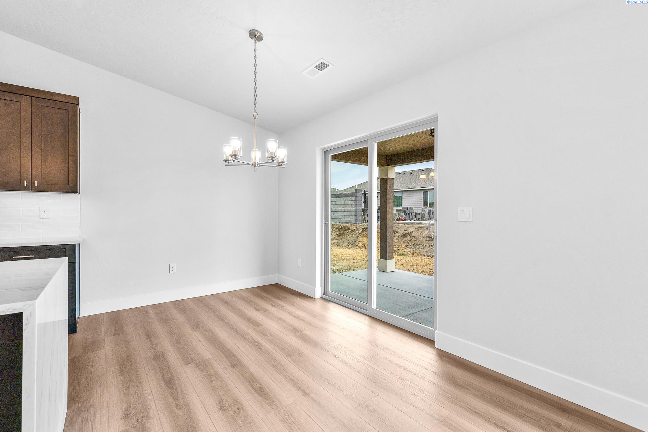 Pasco, Washington, 99301, United States, 4 Bedrooms Bedrooms, ,2 BathroomsBathrooms,Residential,For Sale,1892820