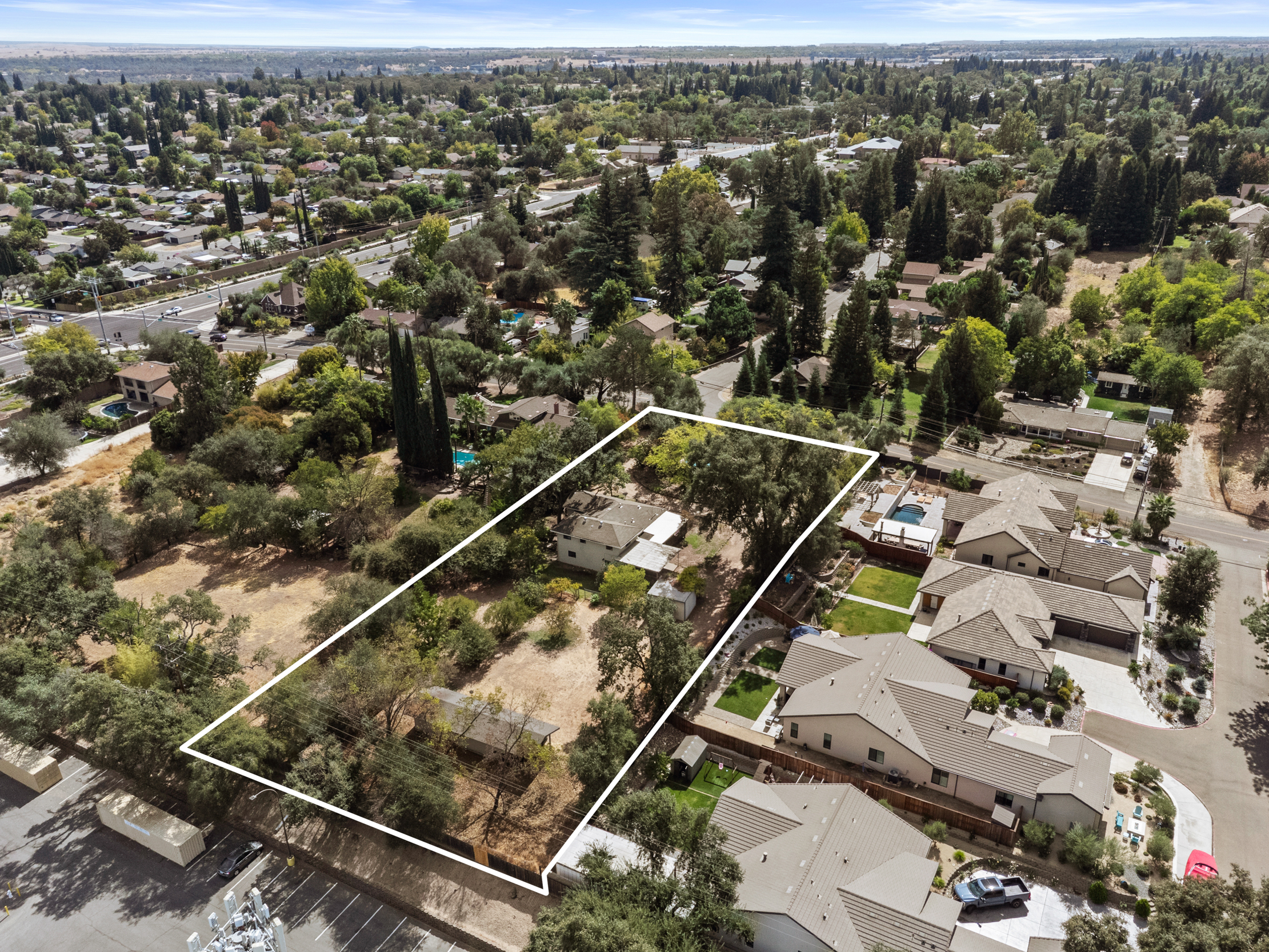  8865 Phoenix Avenue, Fair Oaks, CA 95628 - 物件實景