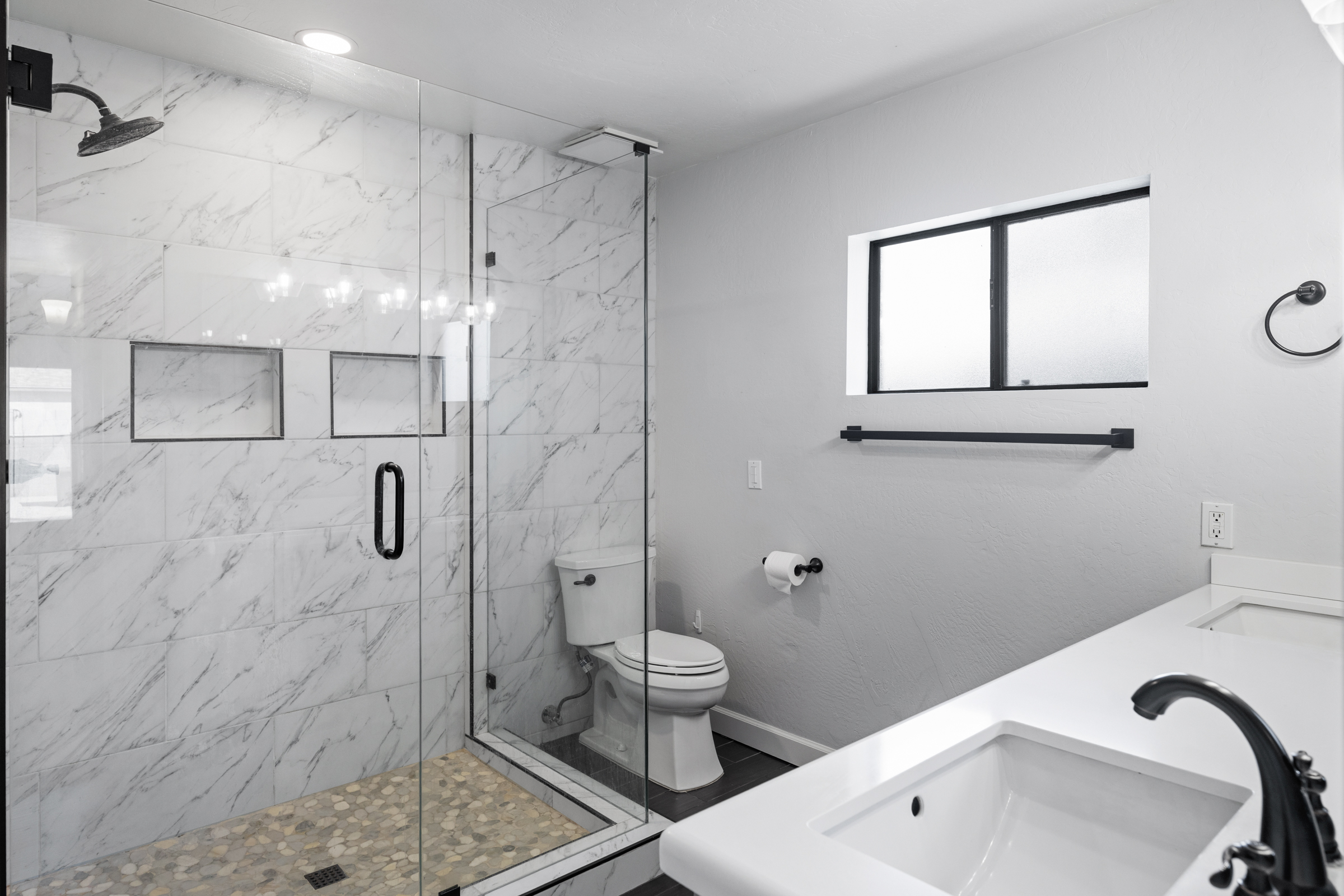 Tempe, Arizona, 85283, United States, 4 Bedrooms Bedrooms, ,2 BathroomsBathrooms,Residential,For Sale,1976655