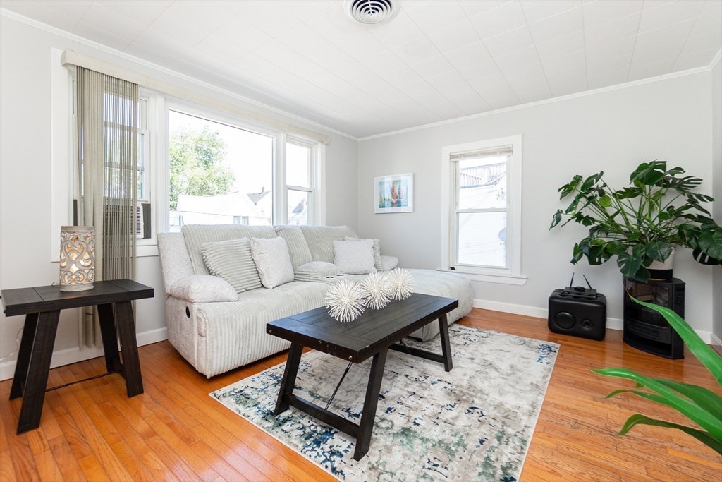 Winthrop, Massachusetts, 02152, United States, 6 Bedrooms Bedrooms, ,3 BathroomsBathrooms,Residential,For Sale,1904255