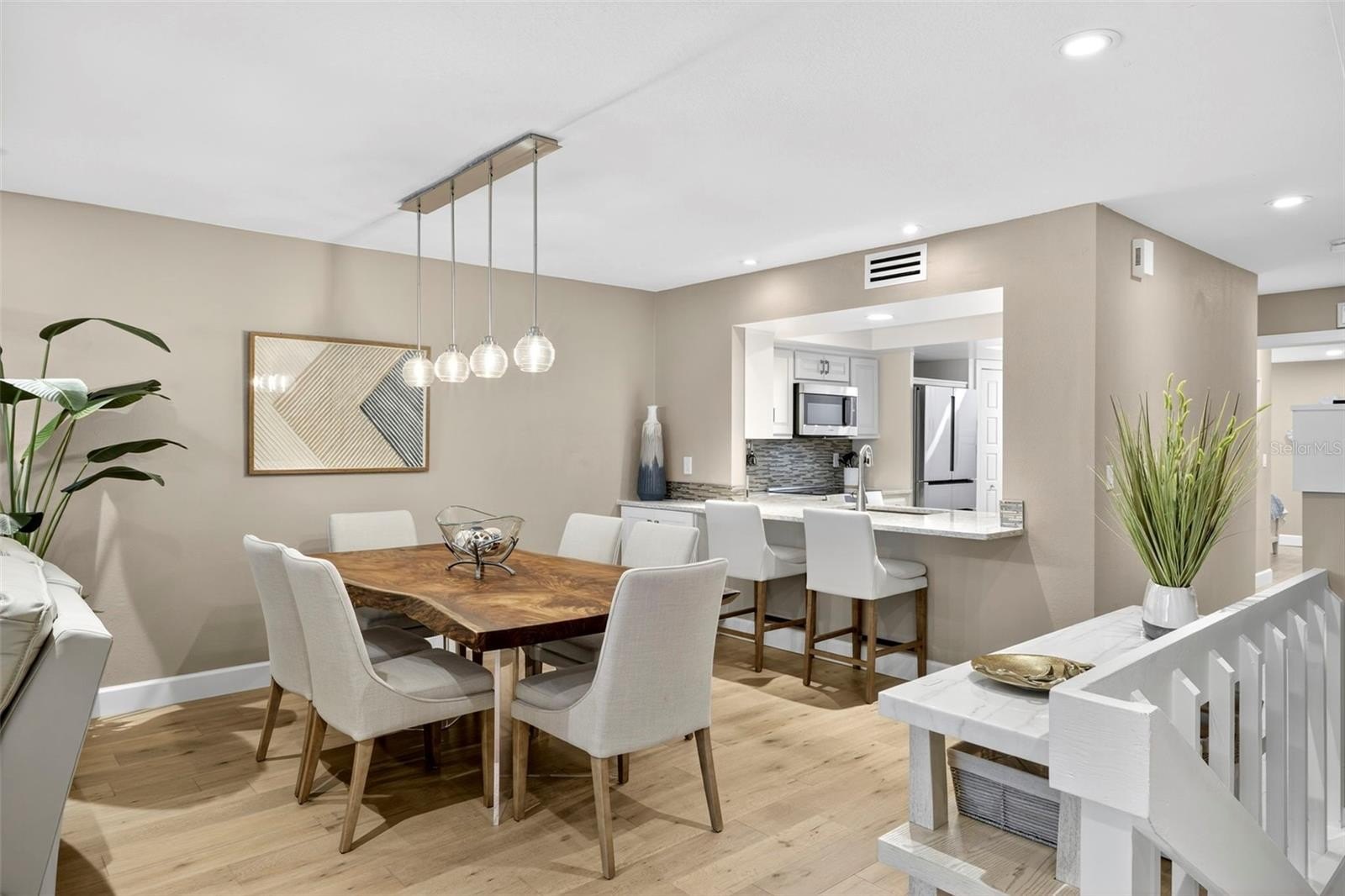 CLEARWATER BEACH, Florida, 33767, United States, 3 Bedrooms Bedrooms, ,3 BathroomsBathrooms,Residential,For Sale,1976812